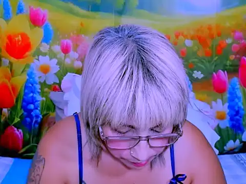 indianroxy webcam