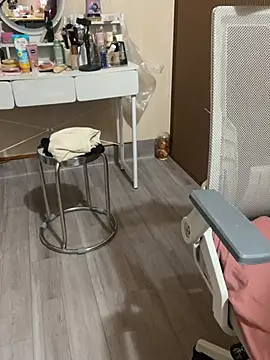 Mina048 webcam