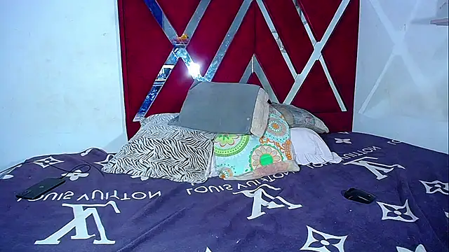 DanisaBrown webcam