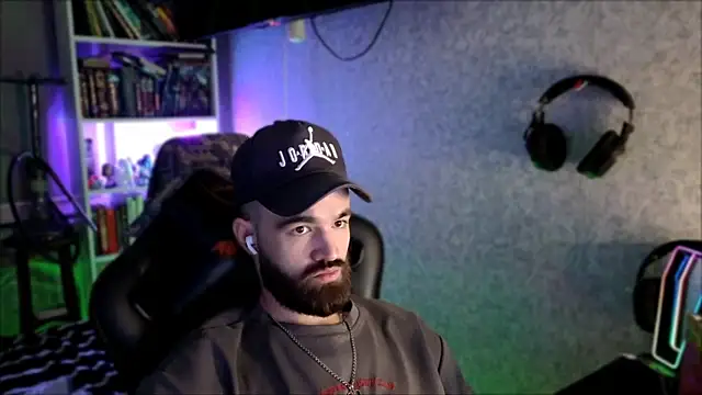 _Serious_Man webcam