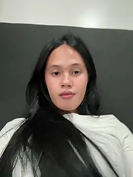 mika_walker webcam