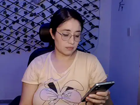 Elina_Rose888 webcam