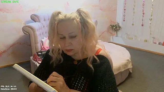 Penelope_Pinky webcam