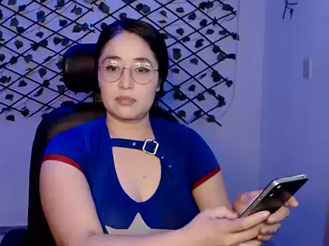 Elina_Rose888 webcam
