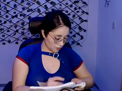 Elina_Rose888 webcam