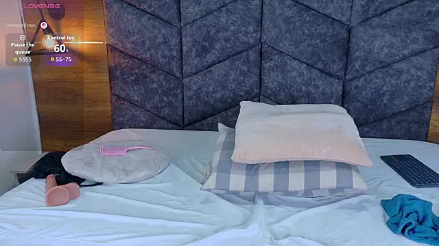 AnnieRouse__ webcam