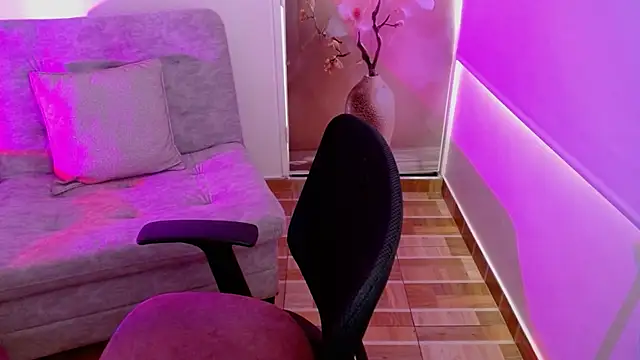 milfrousse webcam