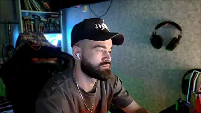 _Serious_Man webcam