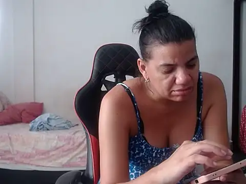 Adriana_0312 webcam