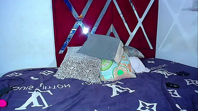 DanisaBrown webcam