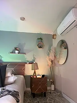 YariRose webcam