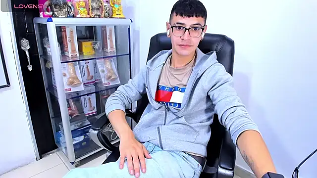 Alexx_bigcockk webcam
