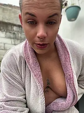 Lowiatall53 - Couple webcam sex chat
