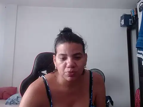 Adriana_0312 webcam