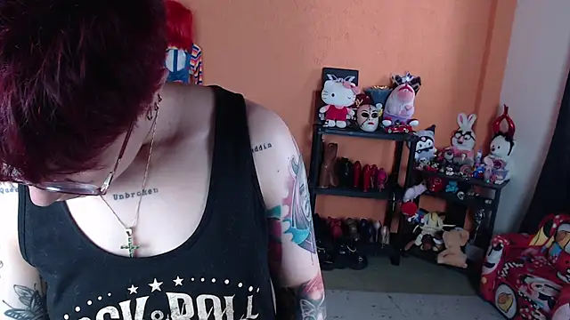 MissMiia2 live cam on StripChat