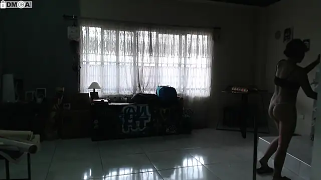 AlinaWoolf_ webcam