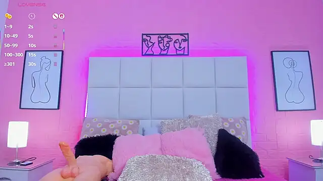 charlotte_kisss webcam