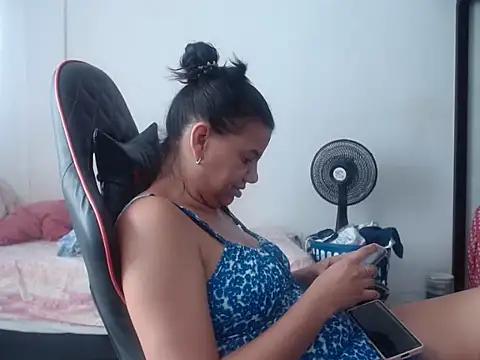 Adriana_0312 webcam