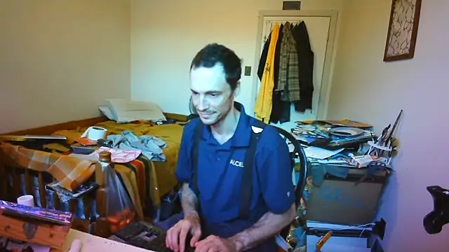 johnnymoves (Ask my age) - work on a procrastinated piece of art