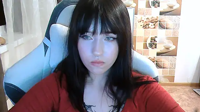EvaHurt