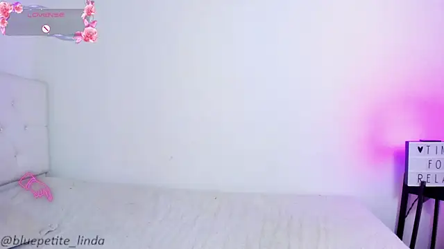 Blue_Petite webcam