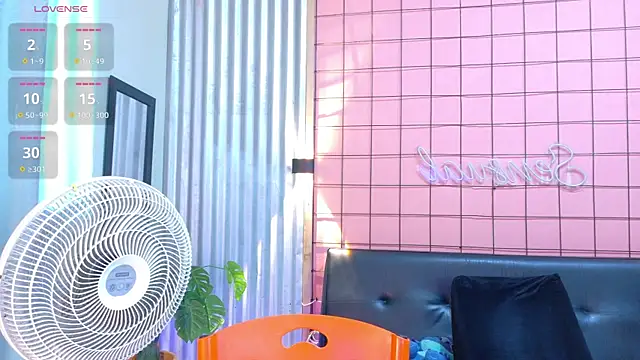 mensia_hernandz webcam