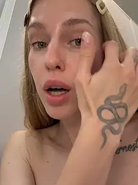 kira_mia live sex cam