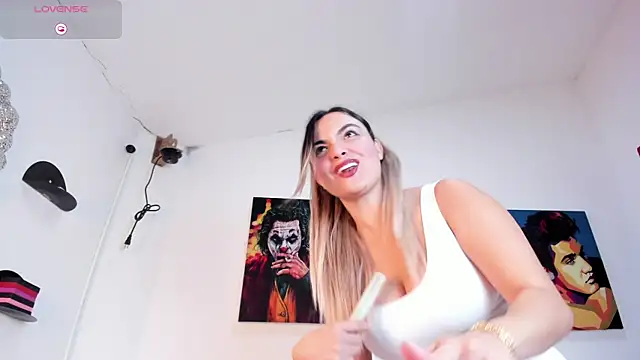 IsabellaaJoness webcam