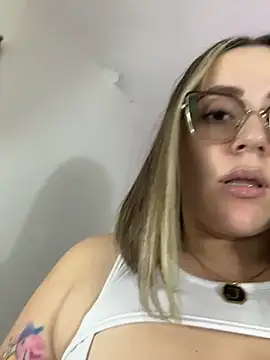 CurvyLust_x webcam