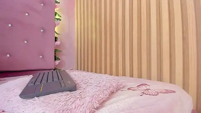 lovely__kiss__ webcam