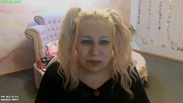 Penelope_Pinky webcam