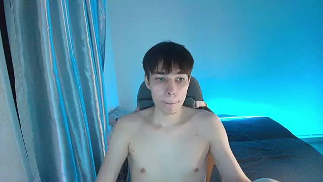 adam_kpoy webcam