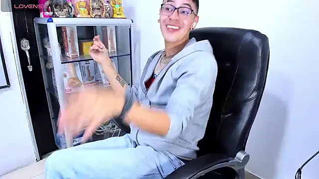 Alexx_bigcockk webcam
