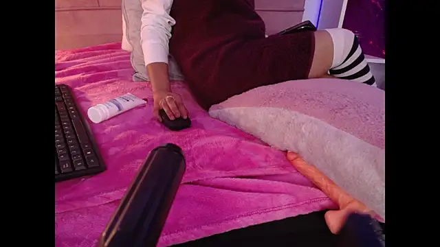 pretty-zoe webcam