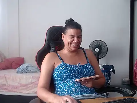 Adriana_0312 webcam