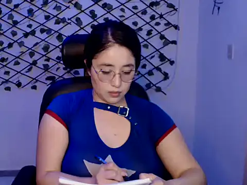Elina_Rose888 webcam