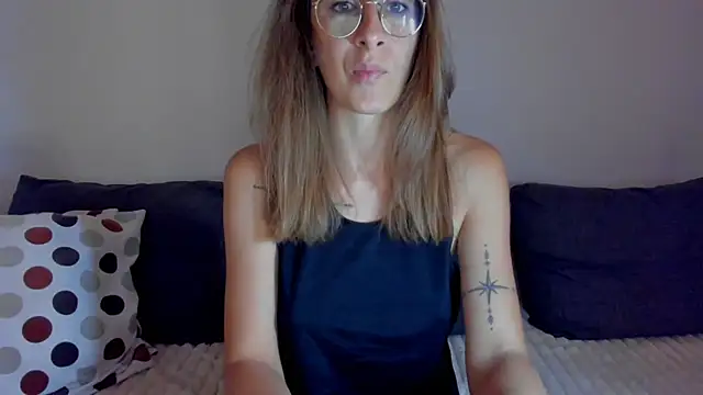 DesireMore90 webcam