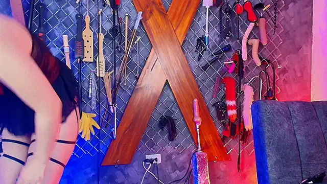 Mistress_lexi_bdsm live sex cam