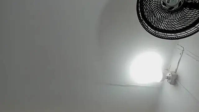 esmeralda_jenn11 - Esmeralda_jenn11's free webcam - UK Sex Cams