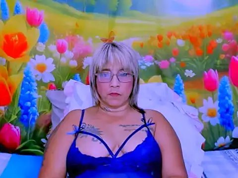 indianroxy webcam