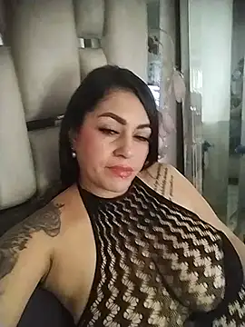 chelaqueen_ live cam on StripChat