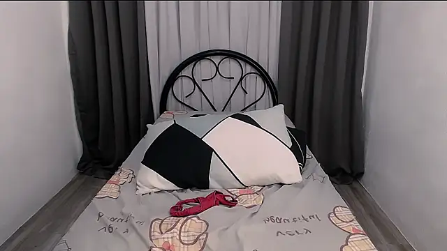 DisneyCumForYou webcam