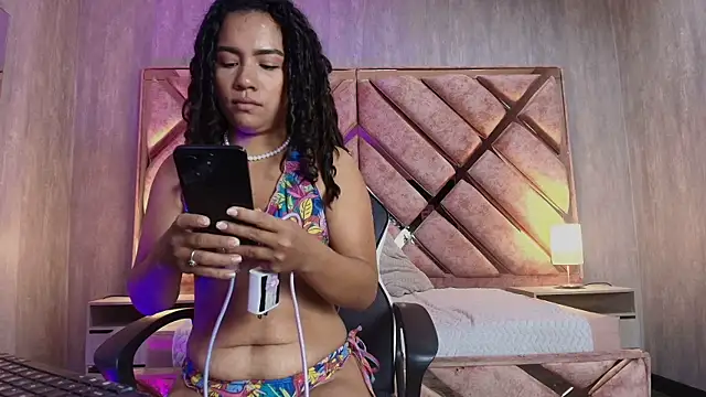 TamaraaHoney webcam