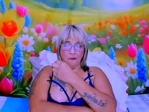 indianroxy webcam