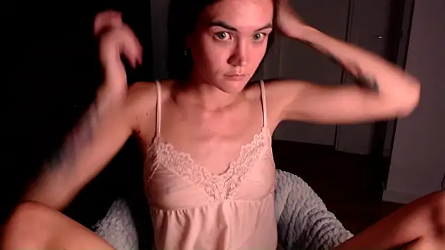 EvelynGG webcam