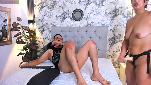 alexxa_and_sadman webcam
