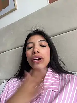 tiffany_low - Tiffany_Low's free webcam - UK Sex Cams