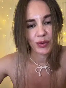 LucieMack live cam on StripChat