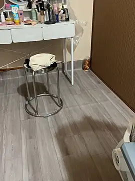 Mina048 webcam