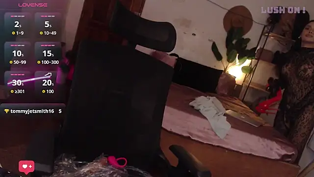 LooveLolitaa69 webcam